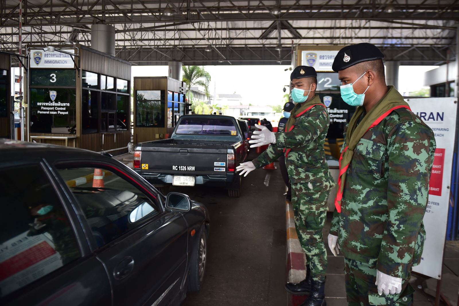 Tình hình dịch COVID-19 tại ASEAN tới sáng 27-3: Số ca tử vong tăng vọt ở Indonesia, Nhà Vua và Hoàng hậu Malaysia cách ly phòng bệnh