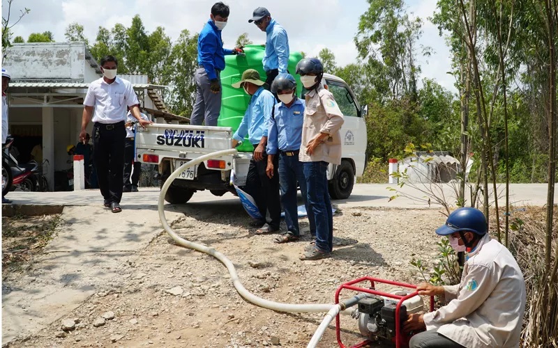 Những giọt nước nghĩa tình
