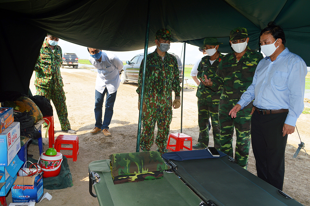Thăm, kiểm tra các chốt phòng, chống dịch Covid-19 trên biên giới huyện Tịnh Biên Thăm, kiểm tra các chốt phòng, chống dịch Covid-19 trên biên giới huyện Tịnh Biên