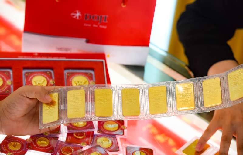 Giá vàng hôm nay 1-4, vừa sụt giảm, vàng vụt tăng trở lại