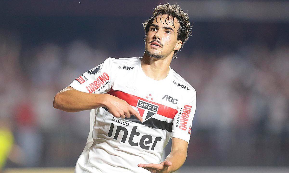 MU trở lại ký Maddison, Real lấy "Kaka mới"