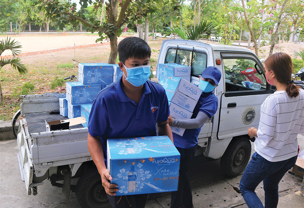 Màu xanh tình nguyện trong “cuộc chiến” phòng, chống dịch bệnh Covid-19 Màu xanh tình nguyện trong “cuộc chiến” phòng, chống dịch bệnh Covid-19