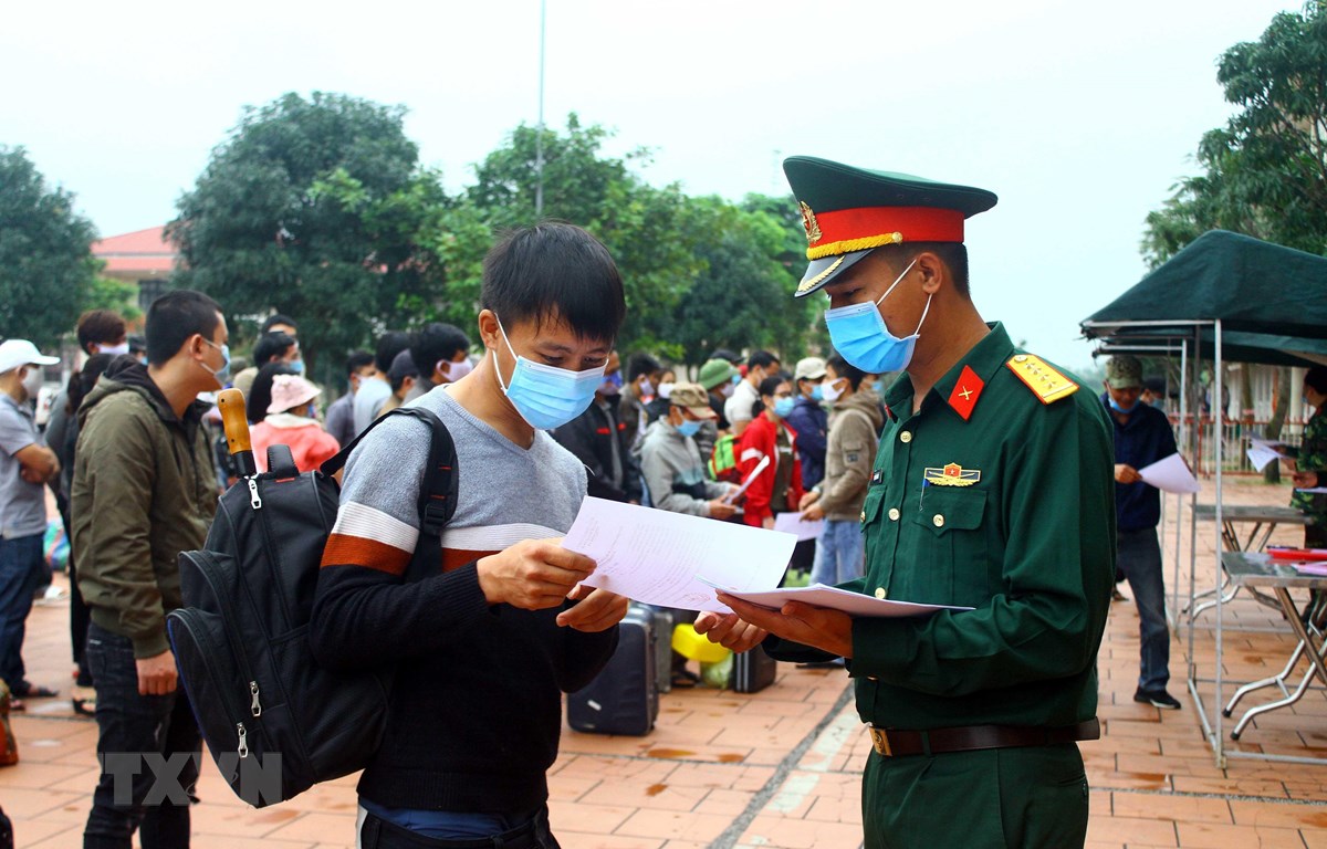 Niềm vui của những công dân hoàn thành thời gian cách ly tập trung
