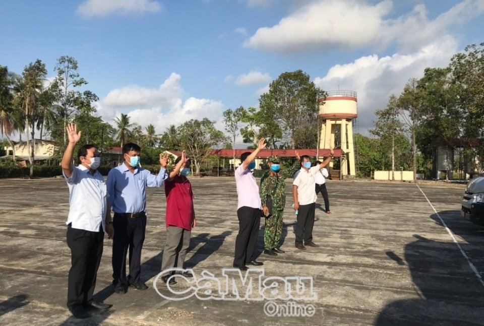 Cà Mau: Đưa 80 người hoàn thành cách ly về địa phương