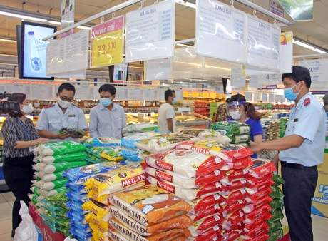 Vĩnh Long: Chợ, siêu thị cùng chung tay phòng chống dịch