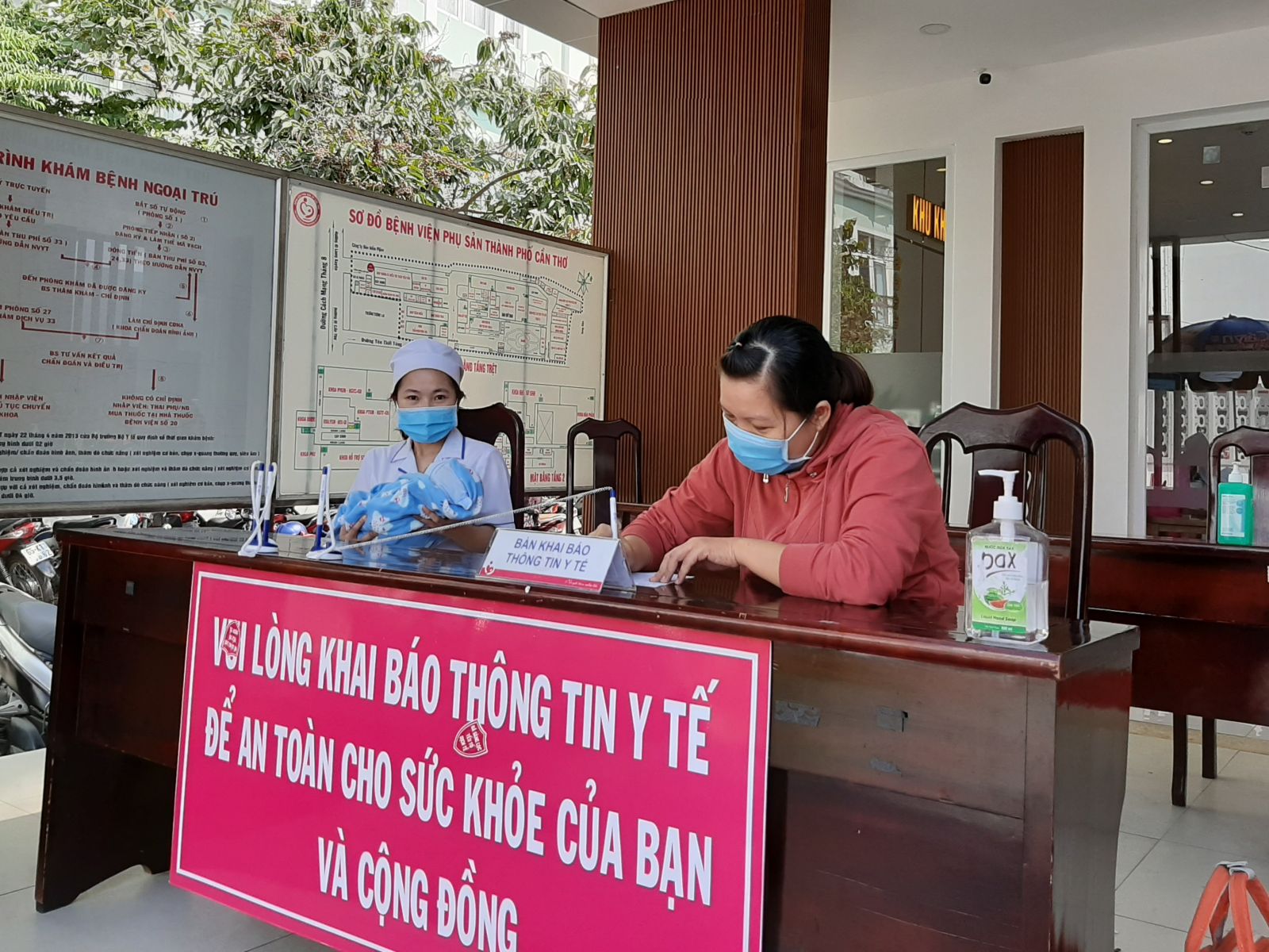 Phòng tránh lây nhiễm COVID-19 ở các bệnh viện Cần Thơ
