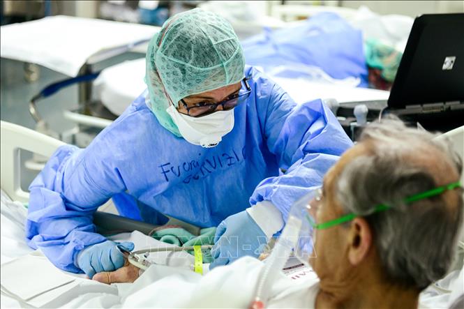 Italy ghi nhận số ca tử vong do virus SARS-CoV-2 thấp nhất trong 2 tuần