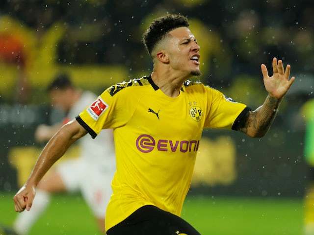 MU trả Jadon Sancho 400.000 bảng/tuần, Martinez chờ Barca