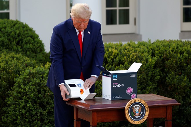 Ông Trump: Gần 1,7 triệu người Mỹ được xét nghiệm virus SARS-CoV-2