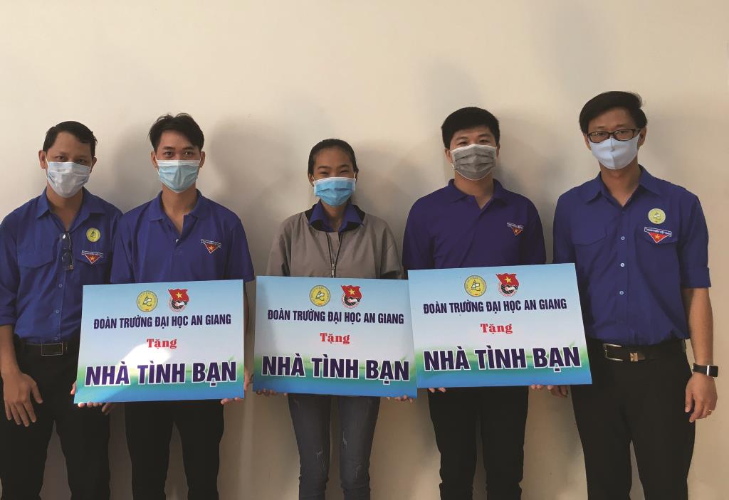 Tuổi trẻ đại học An Giang tình nguyện, sáng tạo vì cộng đồng