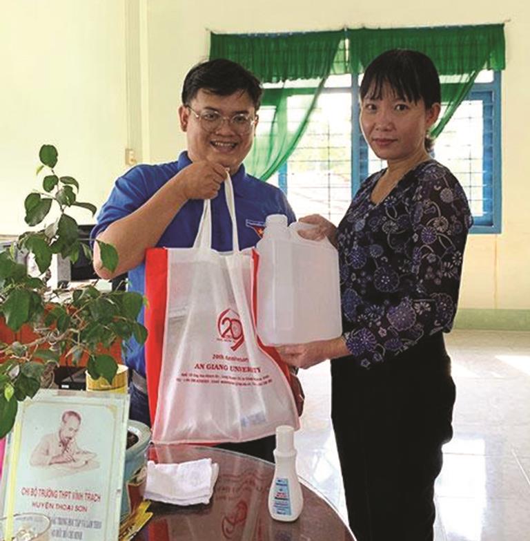 Tuổi trẻ đại học An Giang tình nguyện, sáng tạo vì cộng đồng