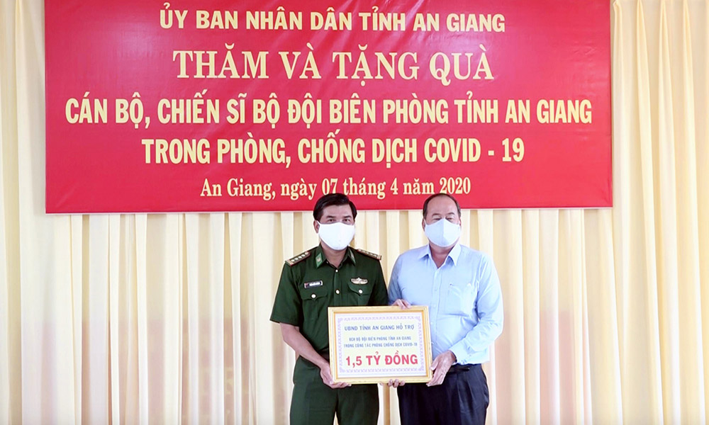 Chủ tịch UBND tỉnh An Giang Nguyễn Thanh Bình thăm, kiểm tra công tác phòng, chống dịch bệnh Covid-19 trên tuyến biên giới