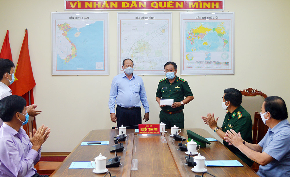 Chủ tịch UBND tỉnh An Giang Nguyễn Thanh Bình thăm, kiểm tra công tác phòng, chống dịch bệnh Covid-19 trên tuyến biên giới