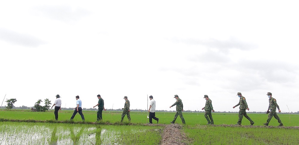 Phó Bí thư Thường trực Tỉnh ủy An Giang Võ Anh Kiệt thăm các đơn vị tuyến đầu phòng, chống dịch bệnh Covid-19 tại TX. Tân Châu