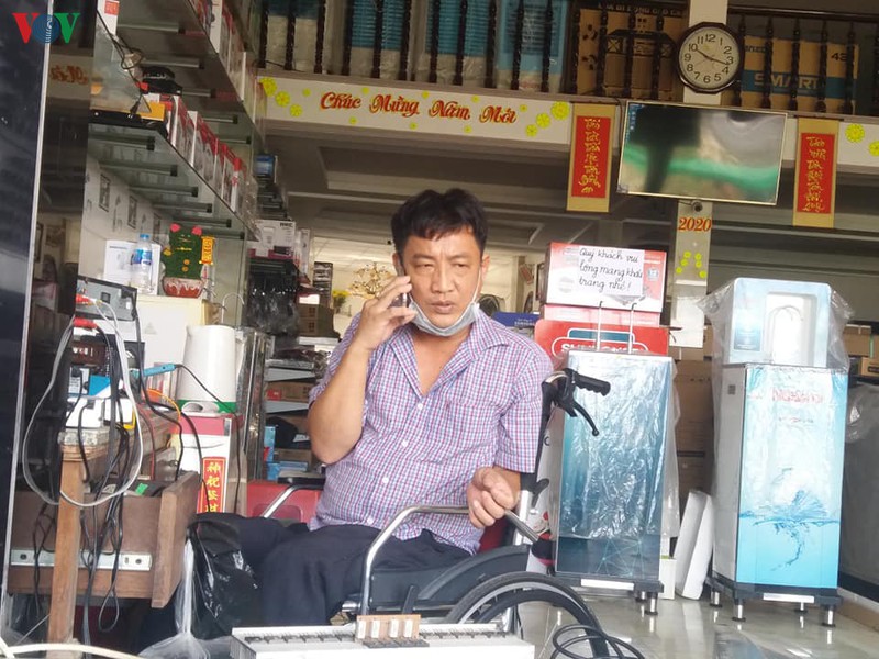 Nghị lực vươn lên của một người khuyết tật ở Tiền Giang