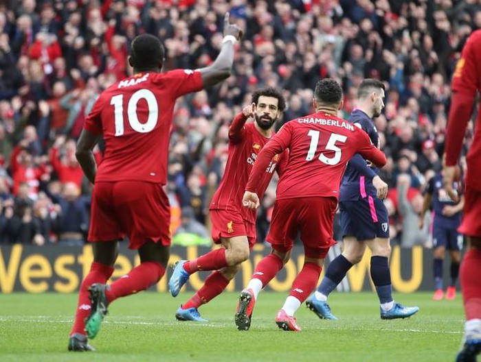 FIFA quyết định 'không từ bỏ mùa giải'