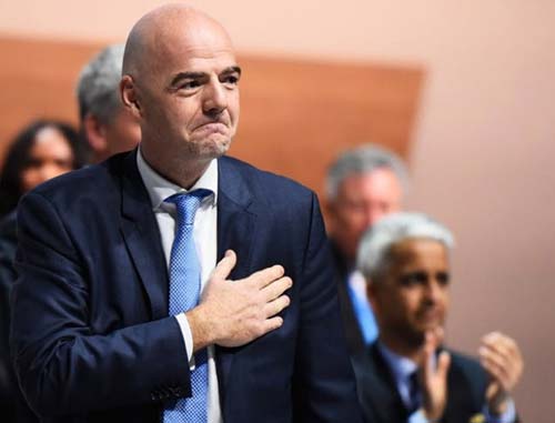 FIFA ủng hộ UEFA hoàn tất mùa giải 'bằng mọi giá'