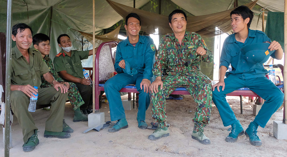 Biên giới ngày và đêm