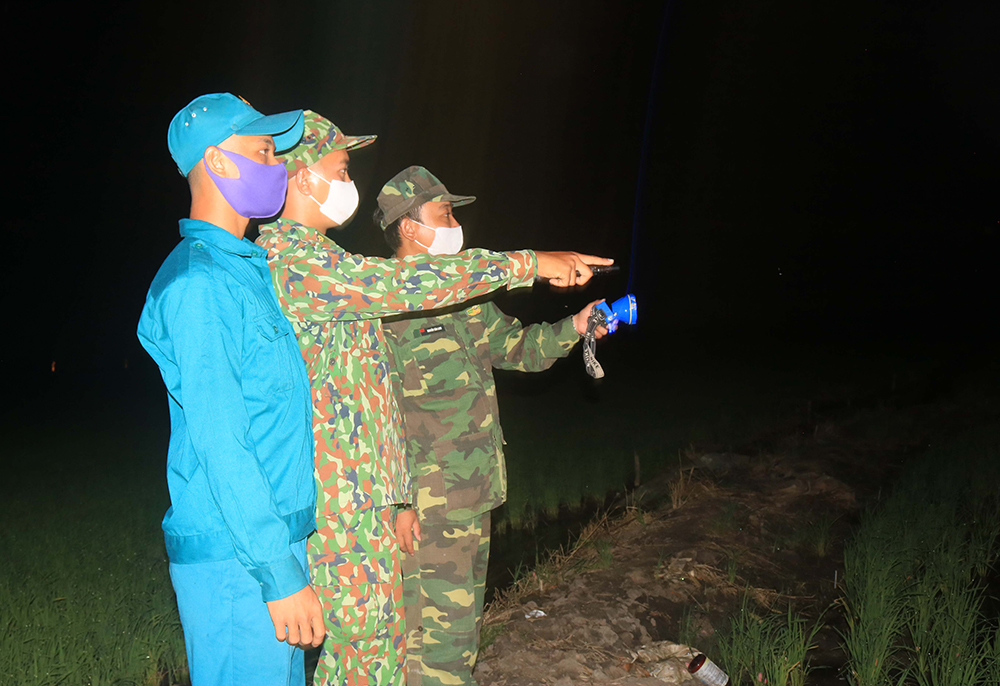 Biên giới ngày và đêm