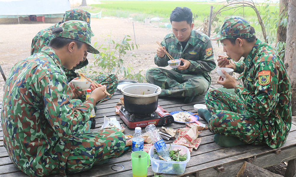 Biên giới ngày và đêm