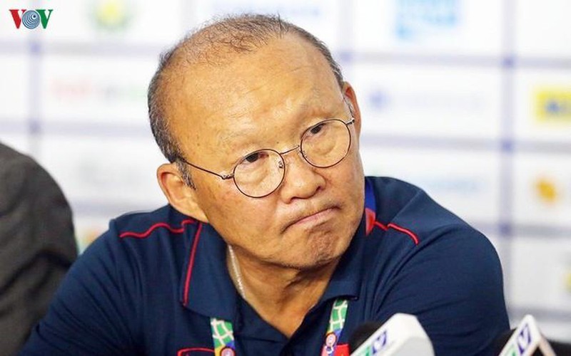 Muangthong Utd dọa bán Văn Lâm: HLV Park Hang Seo tính sao?
