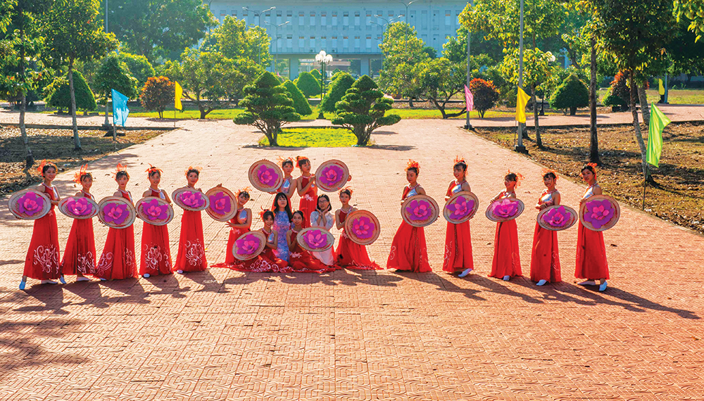 Chào mừng Đại hội Đảng các cấp, tiến tới Đại hội toàn quốc lần thứ XIII của Đảng: Sẵn sàng các hoạt động văn hóa - văn nghệ sau dịch bệnh Covid-19 Chào mừng Đại hội Đảng các cấp, tiến tới Đại hội toàn quốc lần thứ XIII của Đảng: Sẵn sàng các hoạt động văn hóa - văn nghệ sau dịch bệnh Covid-19