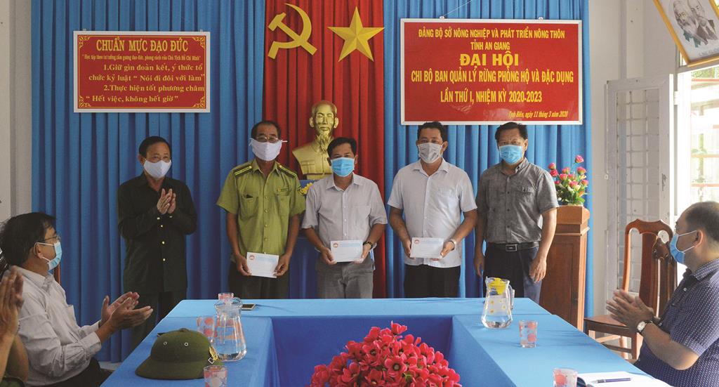 Không lơ là trong nhiệm vụ bảo vệ rừng