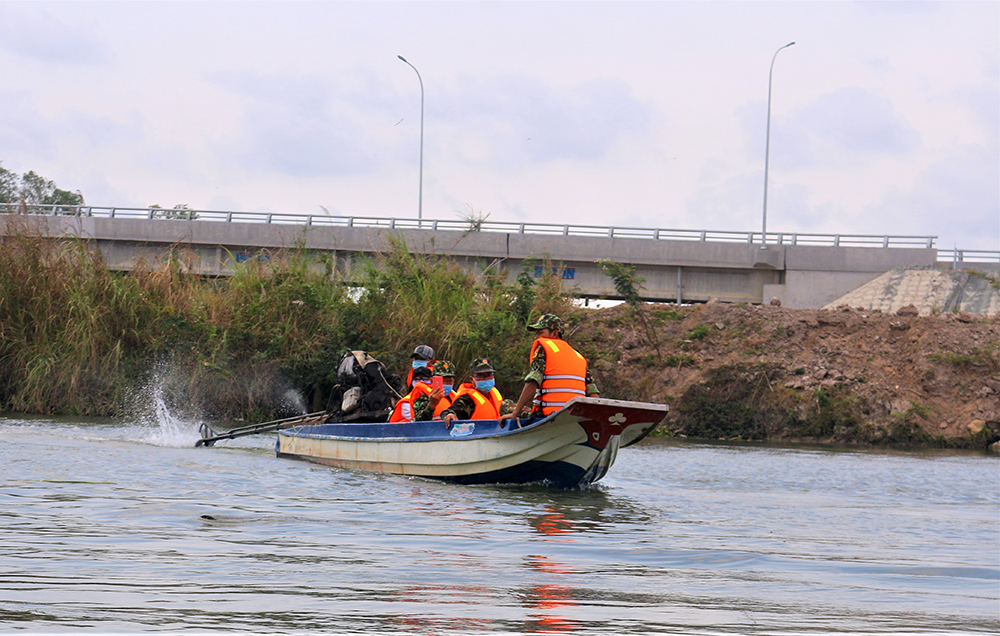 Đoàn kết, chung tay đánh bay Covid-19 - Kỳ 3: Vững vàng, nghĩa tình nơi biên giới