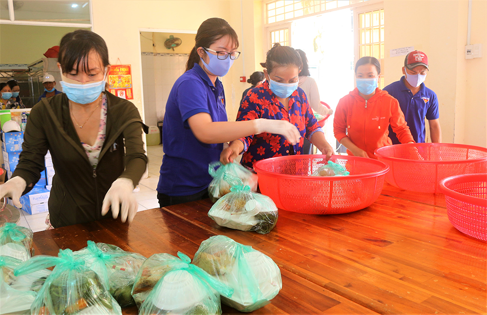 Đoàn kết, chung tay đánh bay Covid-19 - Kỳ 2: Mệnh lệnh từ trái tim