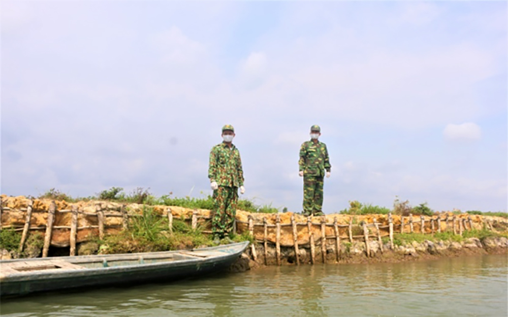 Đoàn kết, chung tay đánh bay Covid-19 - Kỳ 3: Vững vàng, nghĩa tình nơi biên giới
