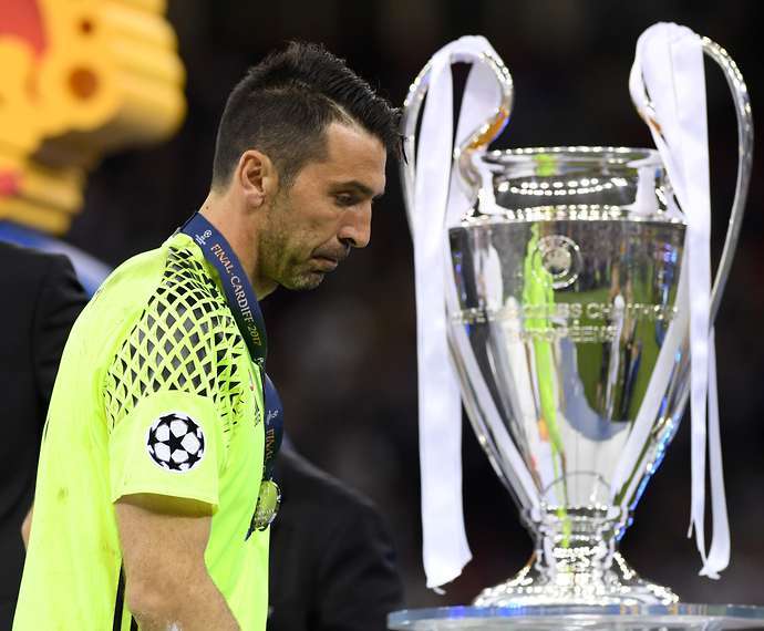 Từ Ballack đến Higuain: 10 kẻ thua cuộc vĩ đại nhất lịch sử