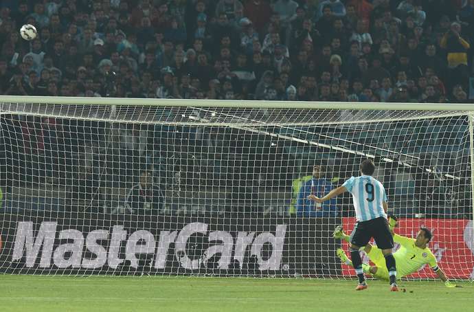 Từ Ballack đến Higuain: 10 kẻ thua cuộc vĩ đại nhất lịch sử