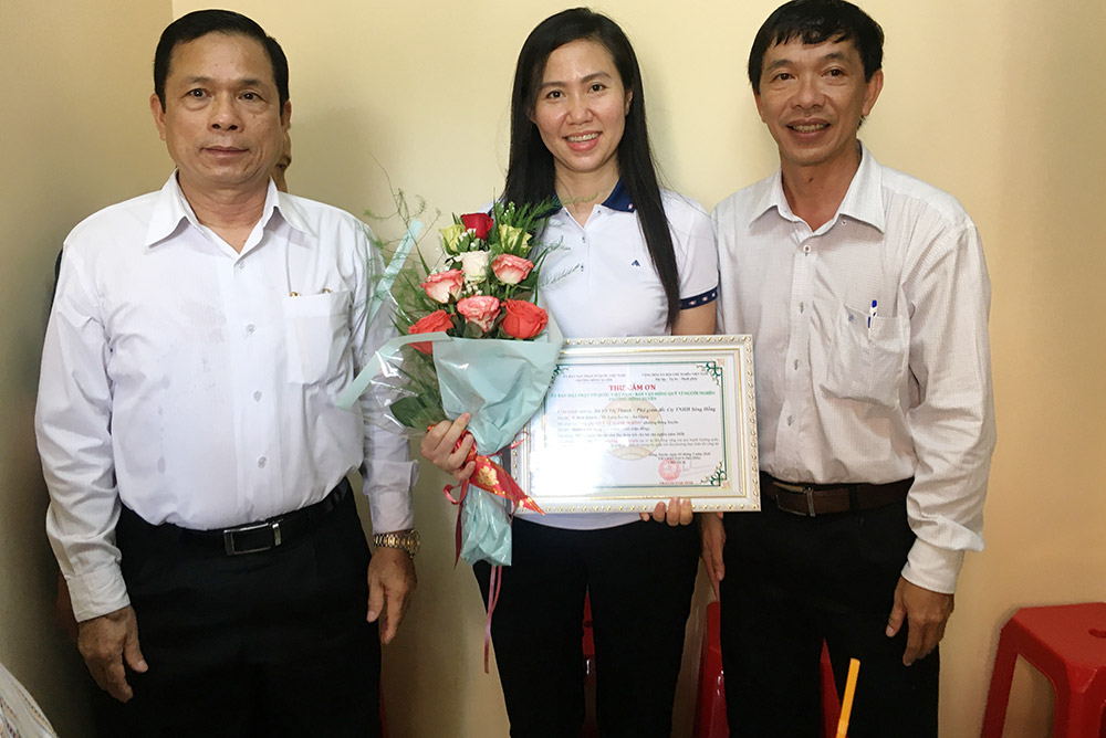 Trao 2 căn nhà Đại đoàn kết cho hộ khó khăn phường Đông Xuyên