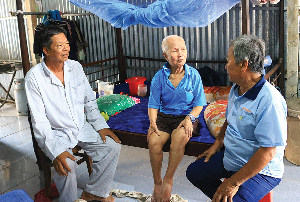 Nắm gạo tình thương
