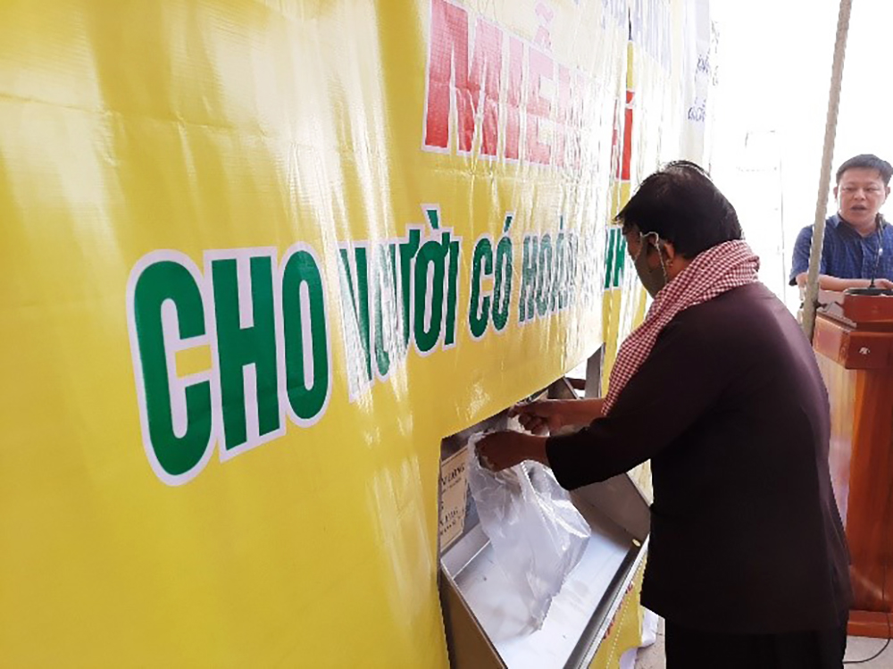 Khai trương “ATM gạo” đầu tiên ở Tịnh Biên Khai trương “ATM gạo” đầu tiên ở Tịnh Biên