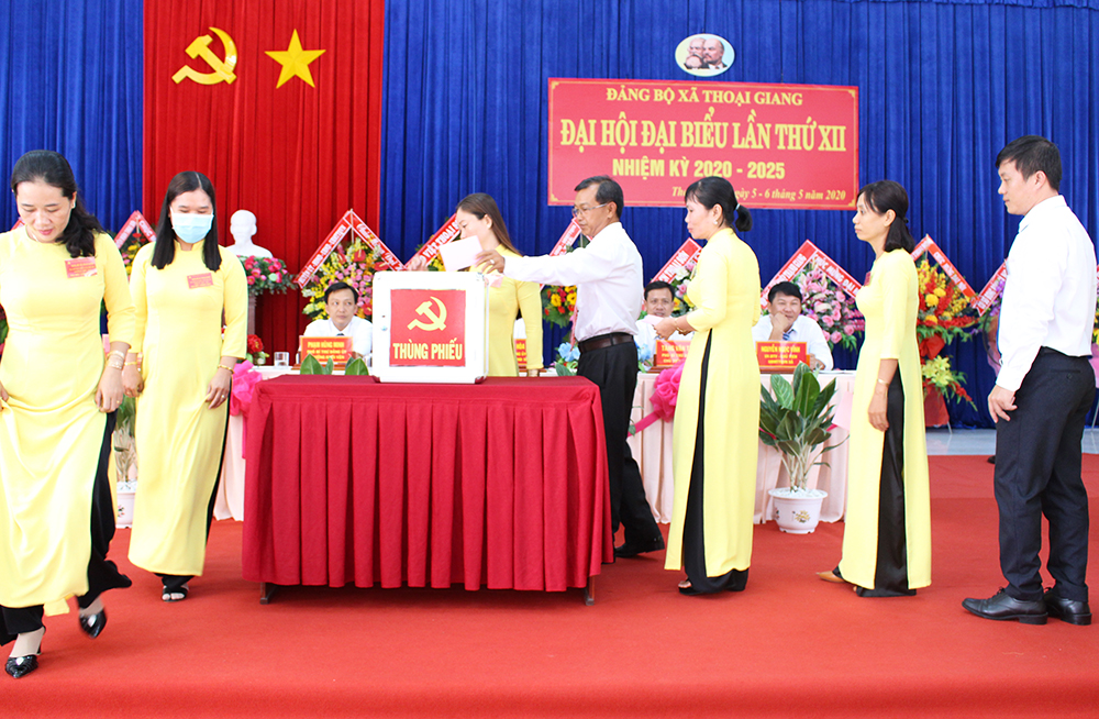 Đại hội đại biểu Đảng bộ xã Thoại Giang nhiệm kỳ 2020-2025 thành công tốt đẹp Đại hội đại biểu Đảng bộ xã Thoại Giang nhiệm kỳ 2020-2025 thành công tốt đẹp