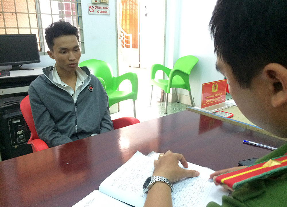 Bắt đối tượng đột nhập vào nhà trộm Bắt đối tượng đột nhập vào nhà trộm