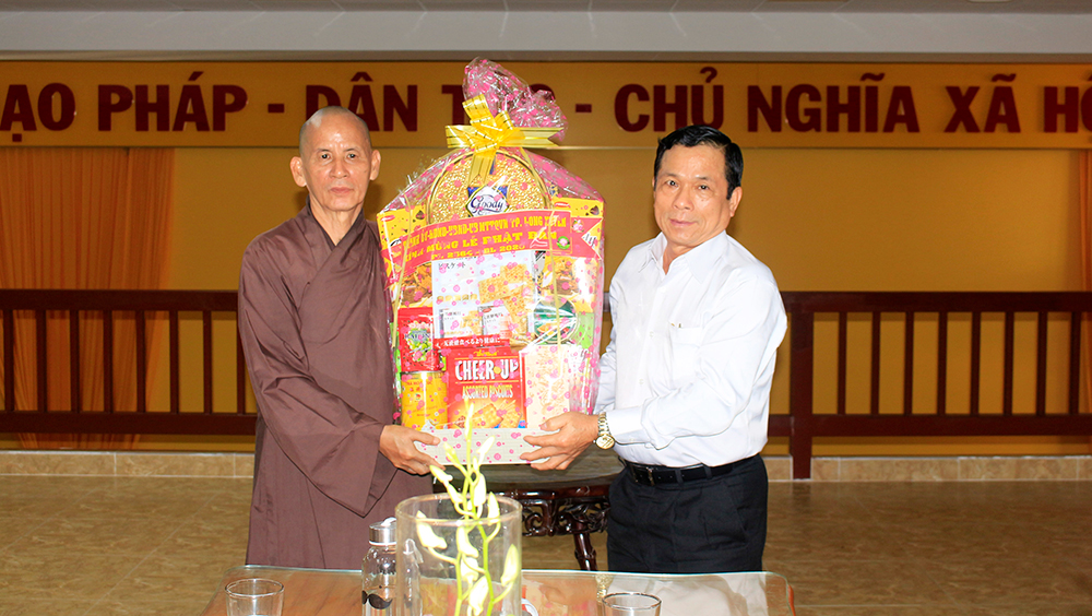 Bí thư Thành ủy, Chủ tịch UBND TP. Long Xuyên Phạm Thành Thái thăm, chúc mừng Đại lễ Phật đản Bí thư Thành ủy, Chủ tịch UBND TP. Long Xuyên Phạm Thành Thái thăm, chúc mừng Đại lễ Phật đản