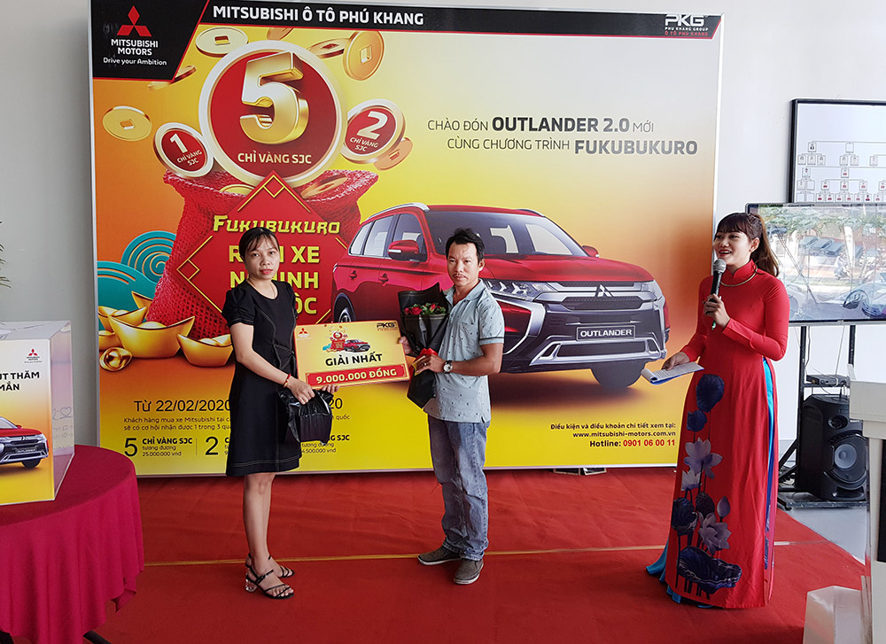 Mitsubishi Phú Khang An Giang trao thưởng gần 370 triệu đồng cho khách hàng mua xe Mitsubishi