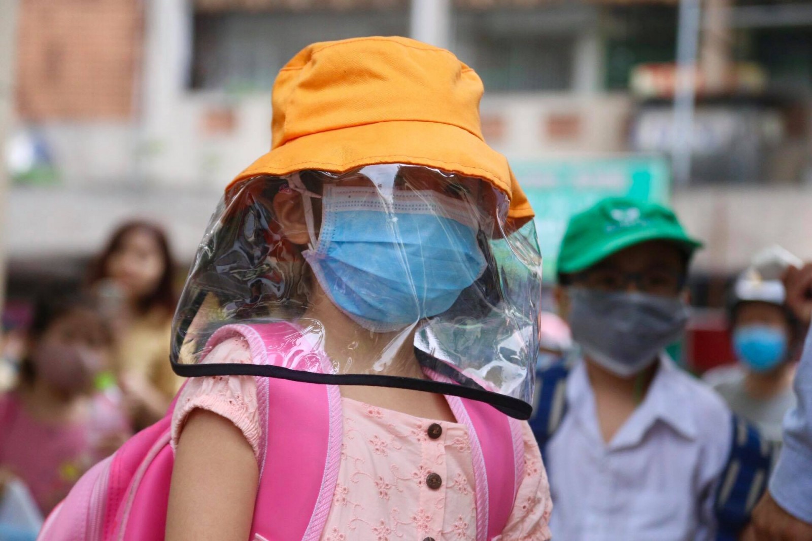 Bé mầm non và tiểu học háo hức trở lại trường