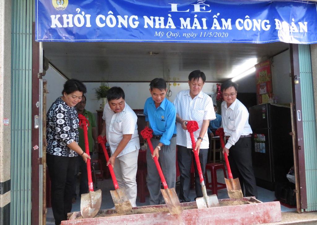 Liên đoàn Lao động TP. Long Xuyên khởi công sửa chữa nhà Mái ấm Công đoàn