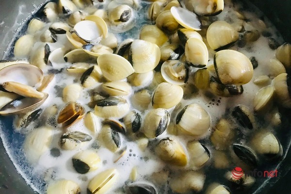 Canh rong biển nấu ngao ngon ngọt, không tanh đúng vị Hàn Quốc