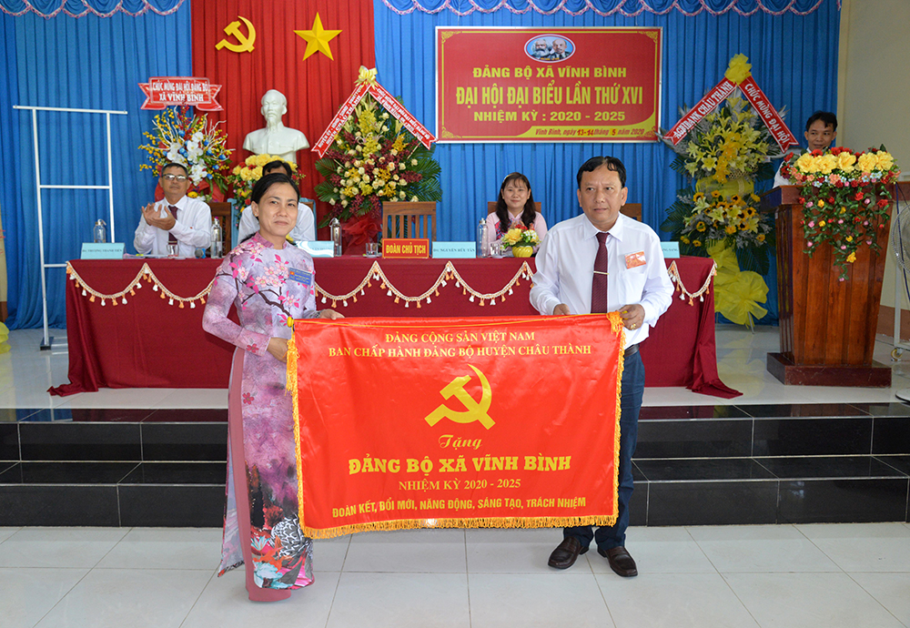 Đại hội đại biểu Đảng bộ xã Vĩnh Bình lần thứ XVI (nhiệm kỳ 2020-2025): Đồng chí Nguyễn Hữu Tân tái đắc cử Bí thư Đảng ủy xã Vĩnh Bình Đại hội đại biểu Đảng bộ xã Vĩnh Bình lần thứ XVI (nhiệm kỳ 2020-2025): Đồng chí Nguyễn Hữu Tân tái đắc cử Bí thư Đảng ủy xã Vĩnh Bình