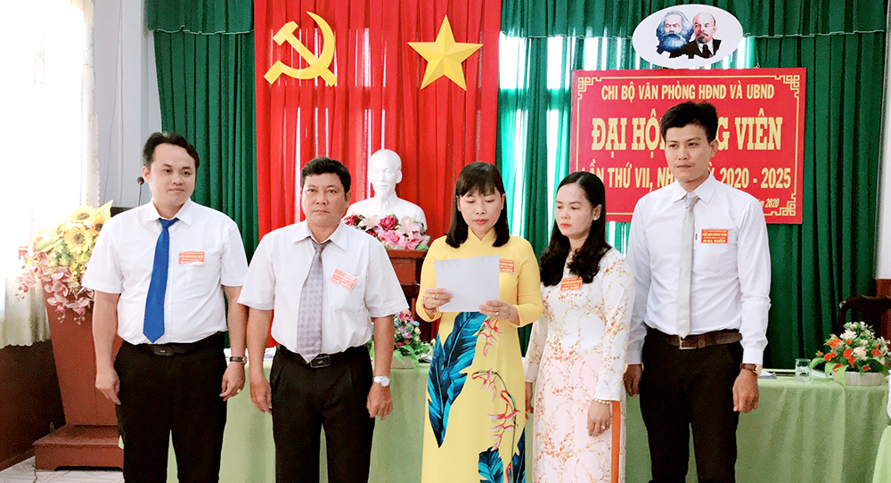 Đại hội Chi bộ Văn phòng HĐND và UBND huyện An Phú Đại hội Chi bộ Văn phòng HĐND và UBND huyện An Phú