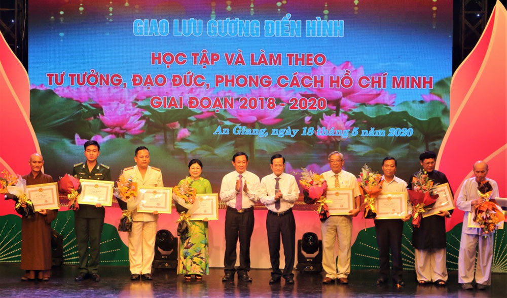 An Giang: Giao lưu, trao thưởng gương điển hình học tập và làm theo tư tưởng, đạo đức, phong cách Hồ Chí Minh