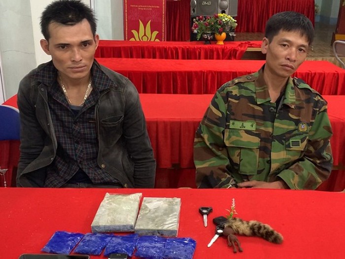 Bắt hai "cáo già" trong đường dây vận chuyển trái phép 1.000 viên hồng phiến