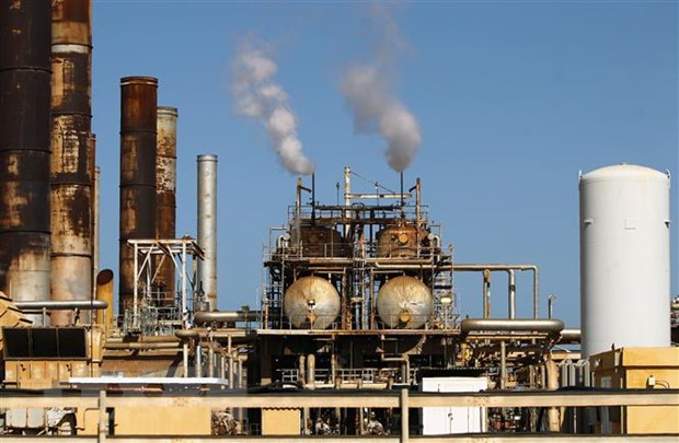 OPEC+ giảm mạnh lượng dầu xuất khẩu trong tháng 5