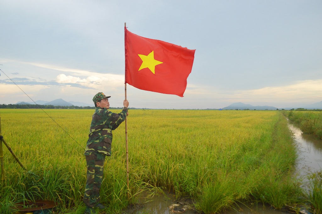 Thăm chốt canh biên giới mùa mưa