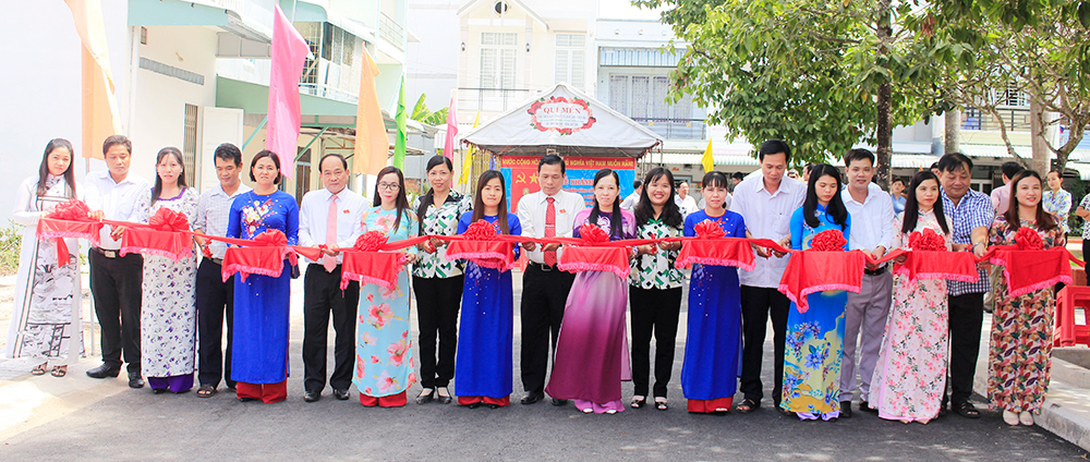 Mỹ Phước: Khánh thành 8 tuyến đường, 2 công viên và trao 5 căn nhà Đại đoàn kết Mỹ Phước: Khánh thành 8 tuyến đường, 2 công viên và trao 5 căn nhà Đại đoàn kết