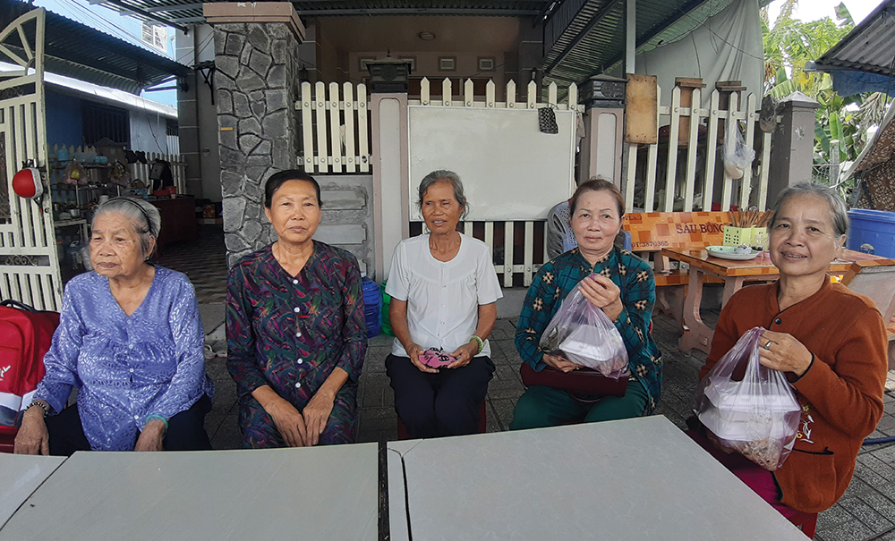 Tình người ở quán cơm chay